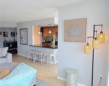 660 Island Way - Photo Thumbnail 10