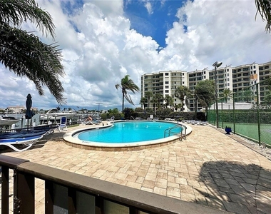 660 Island Way - Photo Thumbnail 52