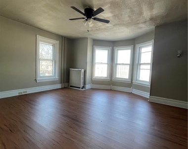 1426 W Chew Street - Photo Thumbnail 1