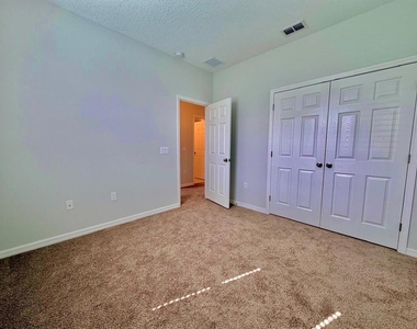 5062 Avalon Park Boulevard - Photo Thumbnail 17