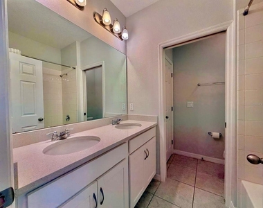 5062 Avalon Park Boulevard - Photo Thumbnail 13