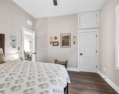 3002 N 16th Street - Photo Thumbnail 8