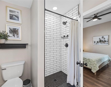 3002 N 16th Street - Photo Thumbnail 6