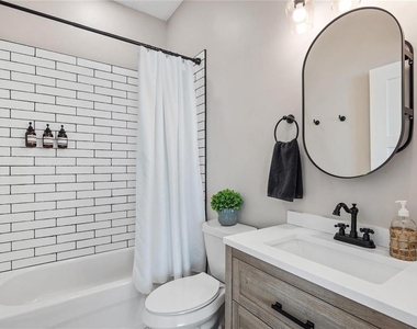 3002 N 16th Street - Photo Thumbnail 9