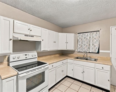 116 W Osborne Avenue - Photo Thumbnail 10