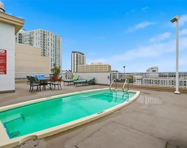 1108 N Franklin Street - Photo Thumbnail 28