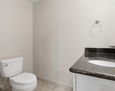 1108 N Franklin Street - Photo Thumbnail 20