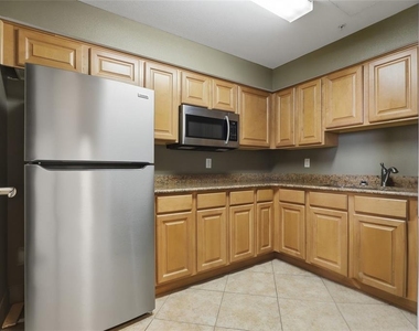 1108 N Franklin Street - Photo Thumbnail 26