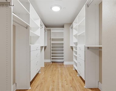 1108 N Franklin Street - Photo Thumbnail 12