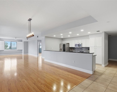 1108 N Franklin Street - Photo Thumbnail 1