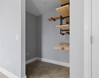 1108 N Franklin Street - Photo Thumbnail 21