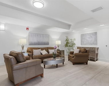 1108 N Franklin Street - Photo Thumbnail 27