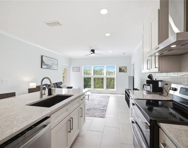 210 3rd Street W - Photo Thumbnail 12