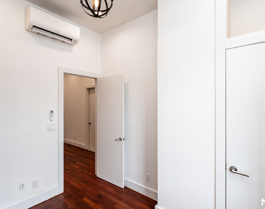 276 Boerum St - Photo Thumbnail 5