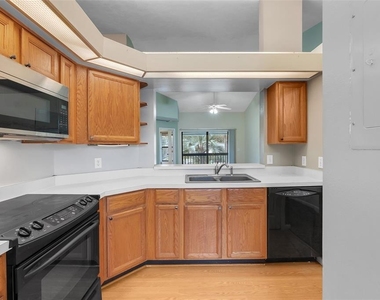 3112 S Semoran Boulevard - Photo Thumbnail 10