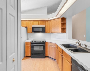 3112 S Semoran Boulevard - Photo Thumbnail 8