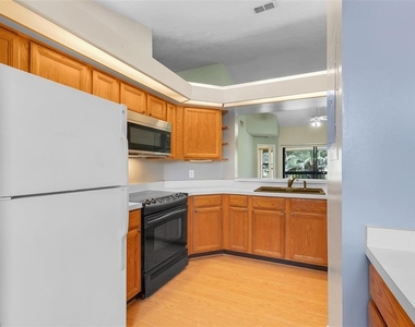 3112 S Semoran Boulevard - Photo Thumbnail 9