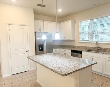 5831 Soter Lane - Photo Thumbnail 12