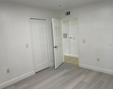 13905 Fairway Island Drive - Photo Thumbnail 13