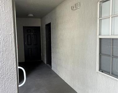 13905 Fairway Island Drive - Photo Thumbnail 1