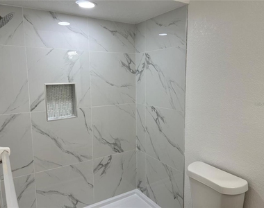 13905 Fairway Island Drive - Photo Thumbnail 15