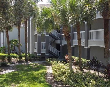13905 Fairway Island Drive - Photo Thumbnail 16