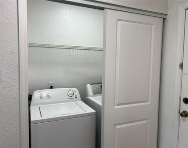 13905 Fairway Island Drive - Photo Thumbnail 5