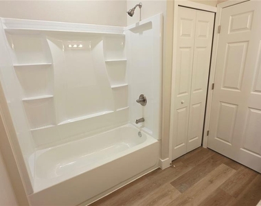 4424 S Texas Avenue - Photo Thumbnail 18