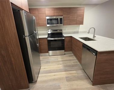 4424 S Texas Avenue - Photo Thumbnail 2