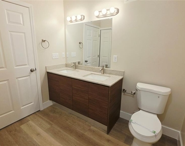 4424 S Texas Avenue - Photo Thumbnail 20