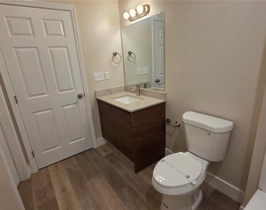 4424 S Texas Avenue - Photo Thumbnail 15