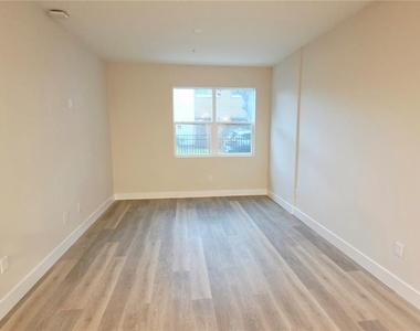 4424 S Texas Avenue - Photo Thumbnail 10