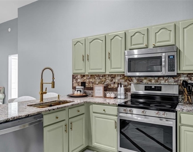 119 Hypolita Avenue - Photo Thumbnail 5