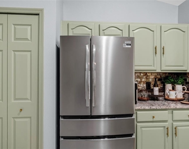 119 Hypolita Avenue - Photo Thumbnail 6