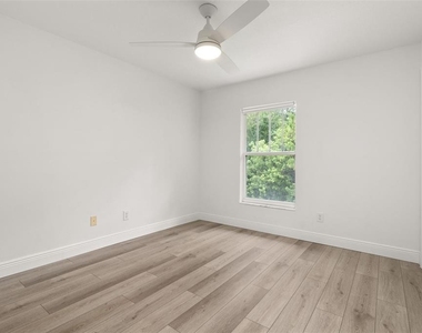 9772 Tivoli Villa Drive - Photo Thumbnail 17