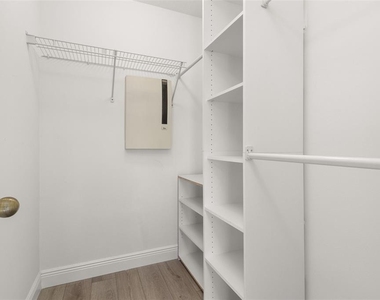 9772 Tivoli Villa Drive - Photo Thumbnail 24
