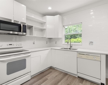 9772 Tivoli Villa Drive - Photo Thumbnail 9