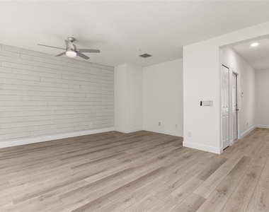 9772 Tivoli Villa Drive - Photo Thumbnail 12