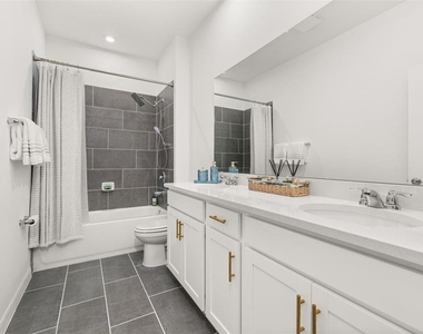 1267 Normandy Drive - Photo Thumbnail 29
