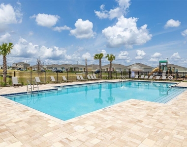 1267 Normandy Drive - Photo Thumbnail 42