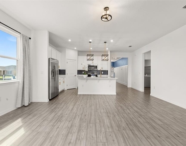 1267 Normandy Drive - Photo Thumbnail 16