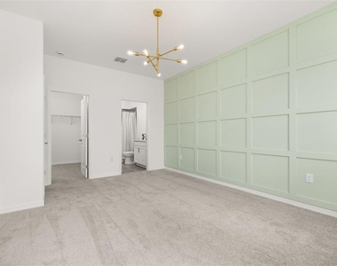 1267 Normandy Drive - Photo Thumbnail 4
