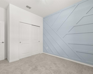 1267 Normandy Drive - Photo Thumbnail 28