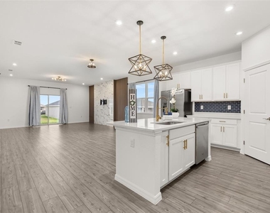 1267 Normandy Drive - Photo Thumbnail 8
