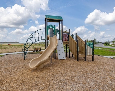 1267 Normandy Drive - Photo Thumbnail 46