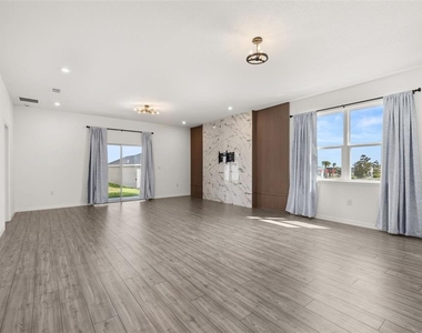 1267 Normandy Drive - Photo Thumbnail 14