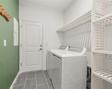 1267 Normandy Drive - Photo Thumbnail 26
