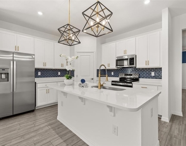 1267 Normandy Drive - Photo Thumbnail 12