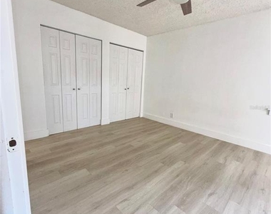 191 Wimbledon Lake Drive - Photo Thumbnail 13