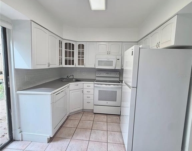 191 Wimbledon Lake Drive - Photo Thumbnail 7